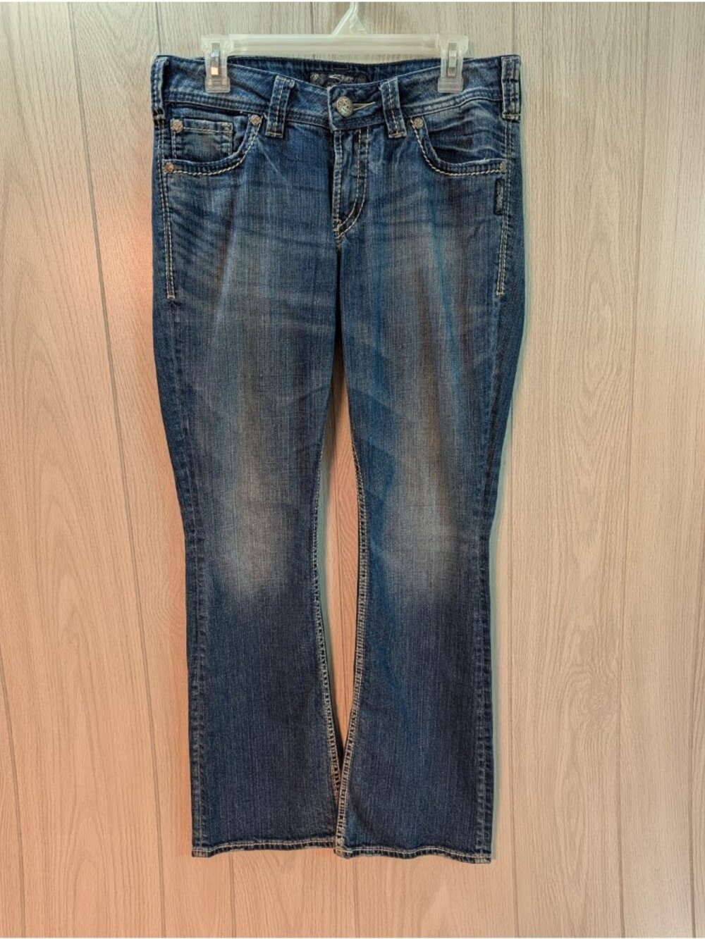 Silver Jean Women 29x32 Suki Surplus Distressed Embellish Boot Cut Western